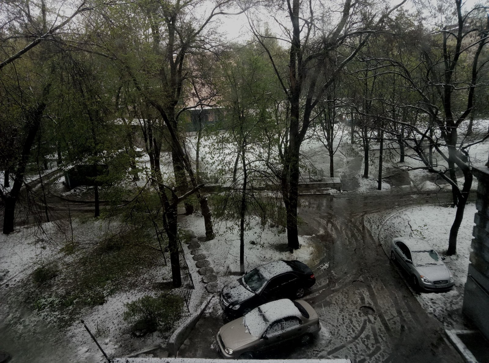 And on the street April 19 - Zaporizhzhia, April, Spring, Snow, Longpost