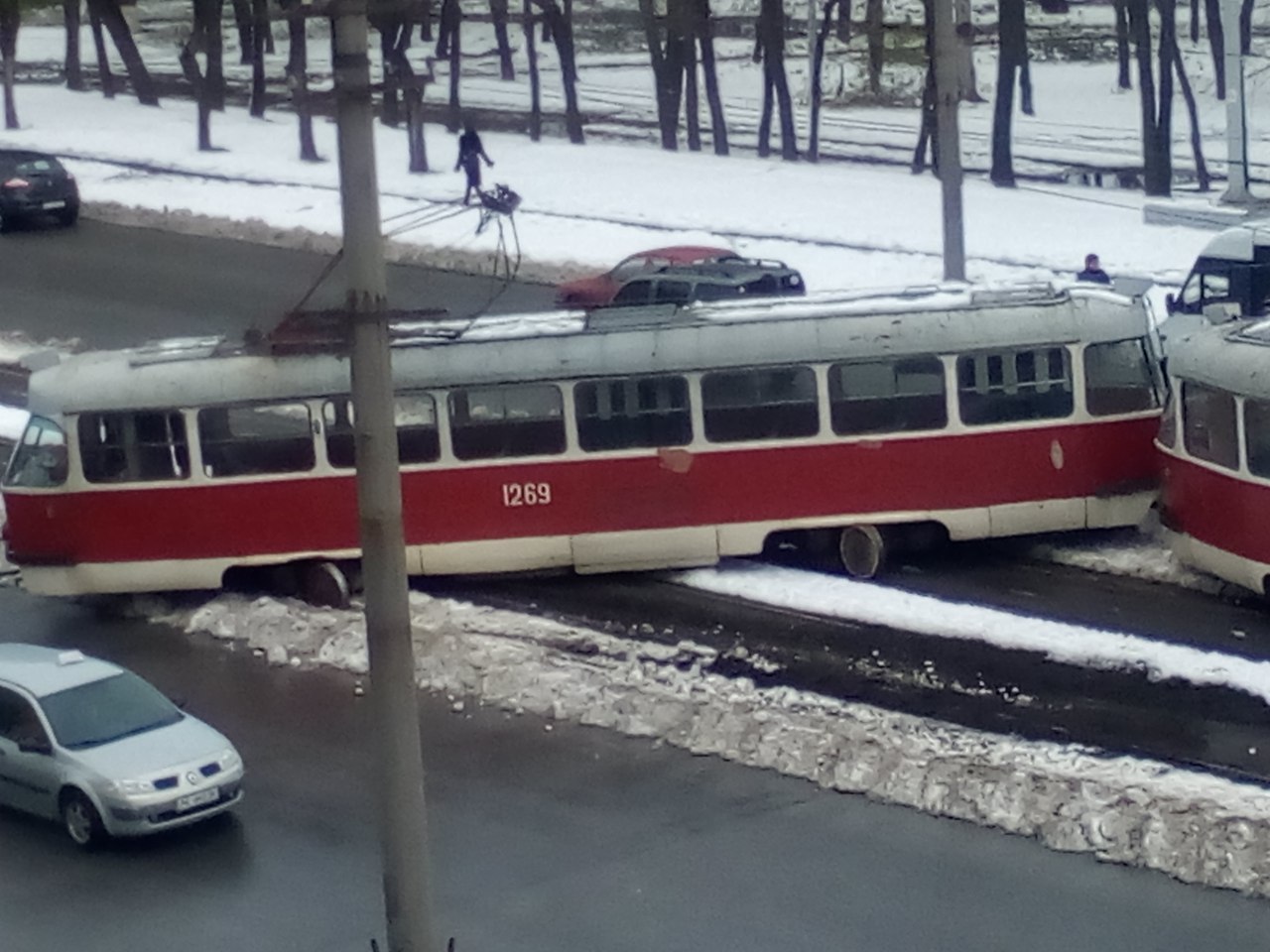 Went out to smoke - My, Tram, Derailed, Dnieper