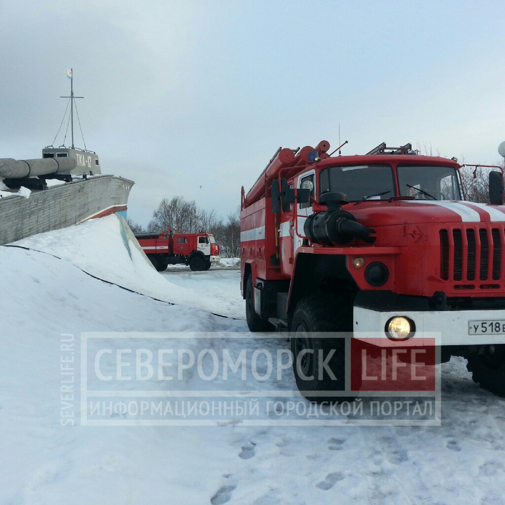 В Североморске неизвестные подожгли памятник - деревянный катер ТКА-12 - Память, Поджог, Длиннопост