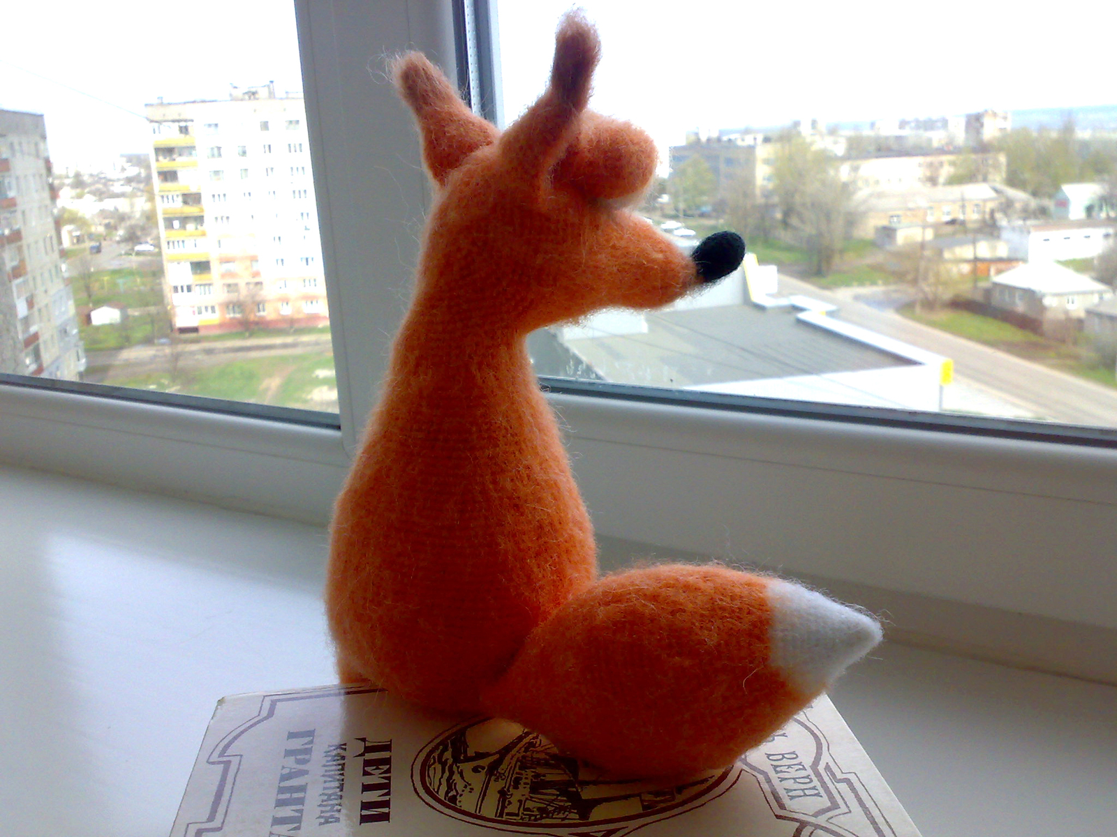 Thoughtful knitted fox with a cake - My, Knitting, Needlework, Needlework without process, Toys, Longpost