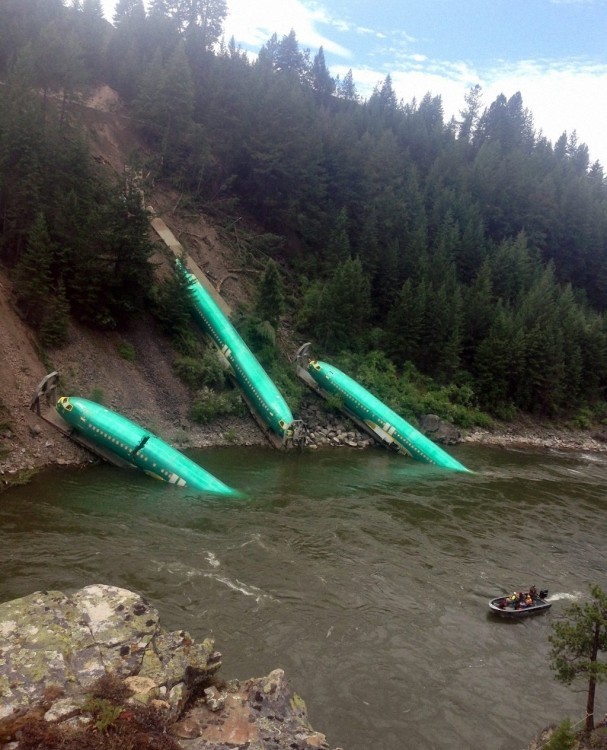 Three Boeings slid into the water - Boeing, USA, Railway, Longpost