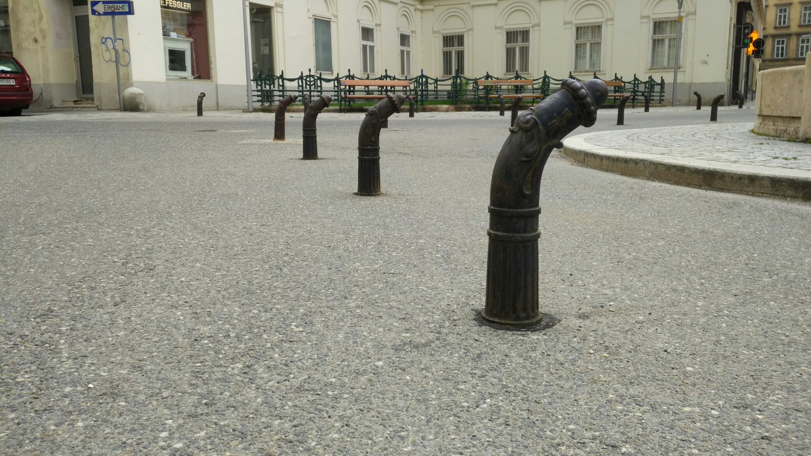 In Austria, they know a lot about roadside bollards - My, Austria, My, Columns, Similarity, Penis, Bend