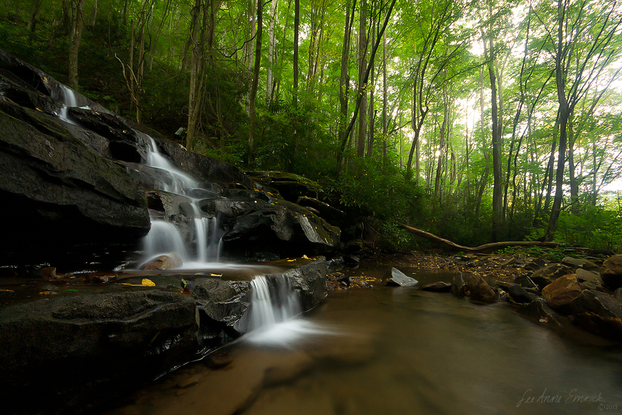 Water down the flying post. - The photo, Waterfall, The mountains, The rocks, Nature, Longpost