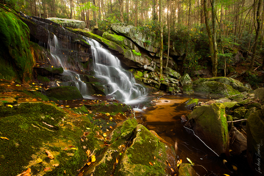 Water down the flying post. - The photo, Waterfall, The mountains, The rocks, Nature, Longpost