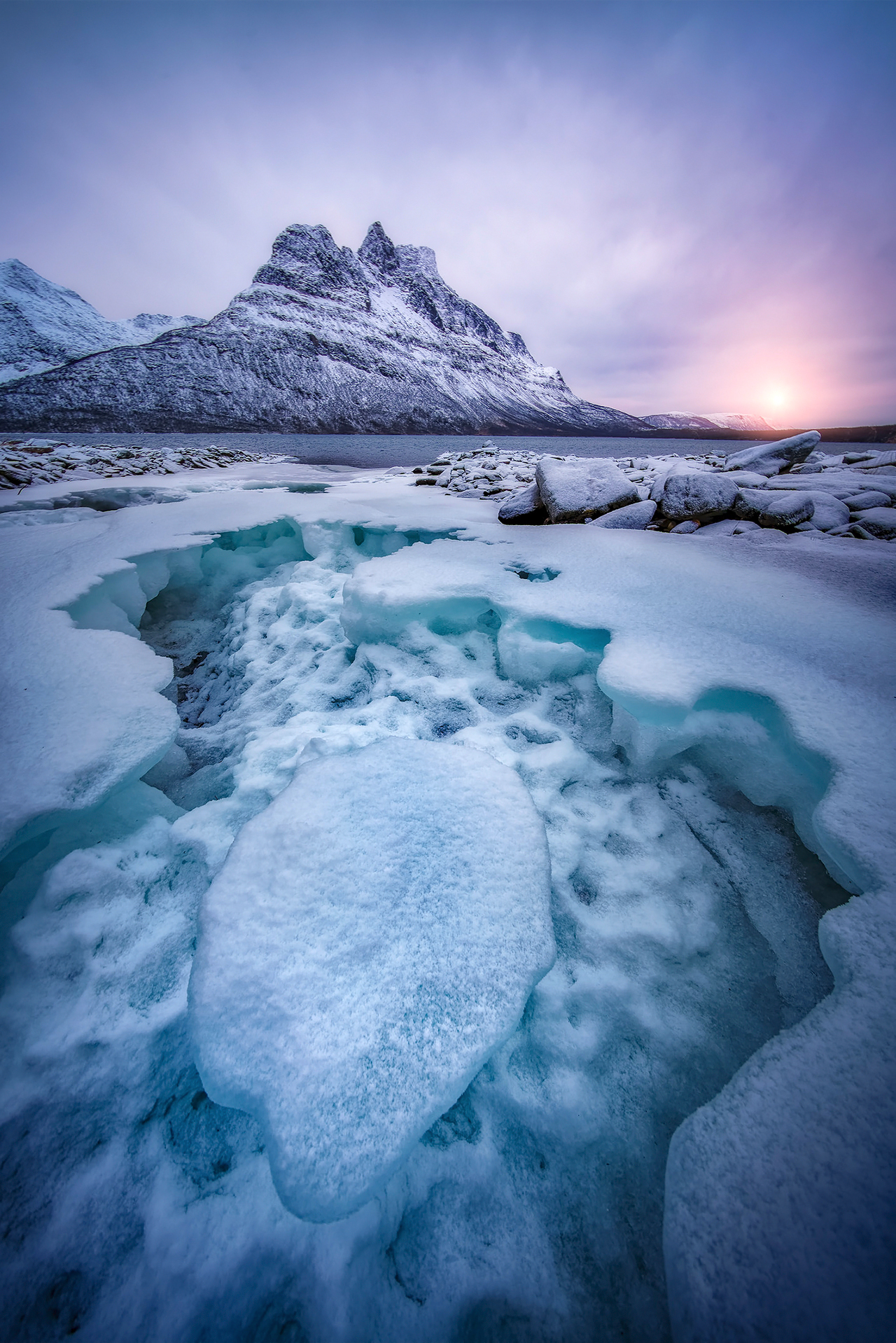 Ice post. - The photo, Ice, , Snow, Longpost