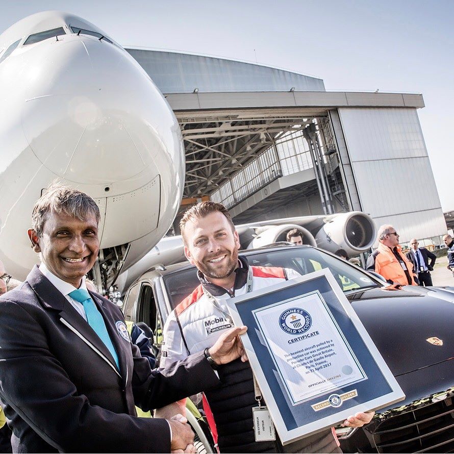 Porsche continues to surprise! - Porsche, Porsche cayenne, Airbus A380, Record, Guinness Book of Records, Video, Longpost