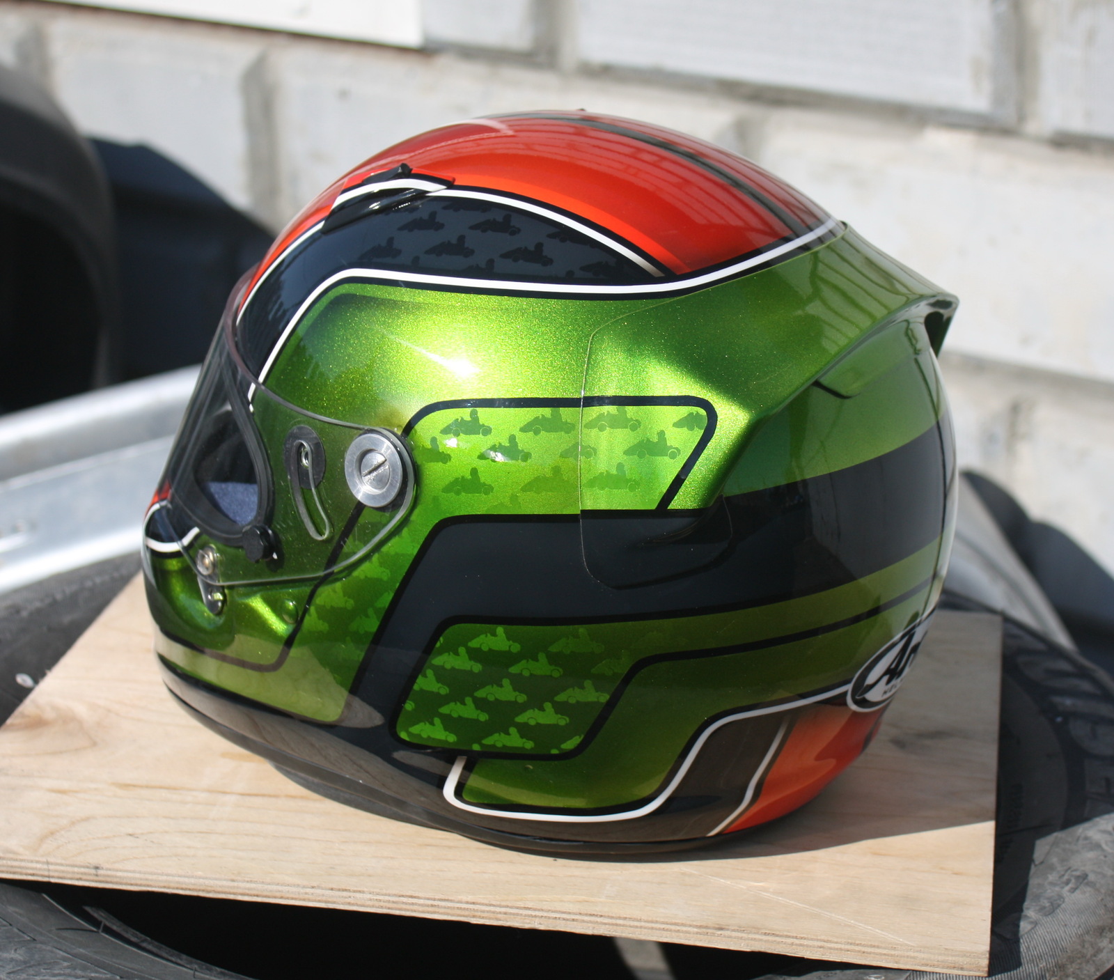 A little (2 helmets but a lot of photos) airbrushing on karting helmets (part 2) - My, Airbrushing, Airbrushing on the helmet, Arai, Karting, Tyumen, Airbrushing72, Tyumenaero, Longpost