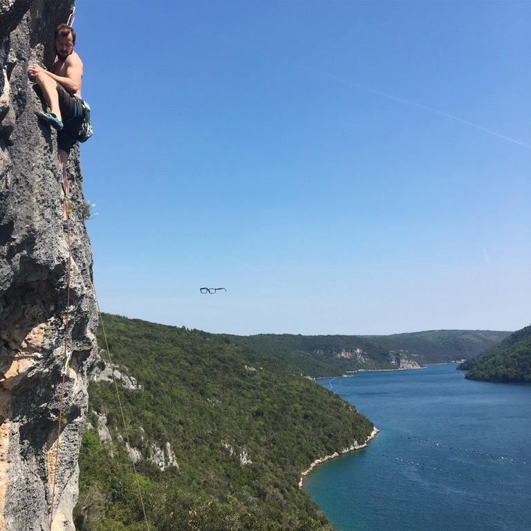 That very moment when it is better not to catch falling glasses - Reddit, Glasses, River, Rock climbing