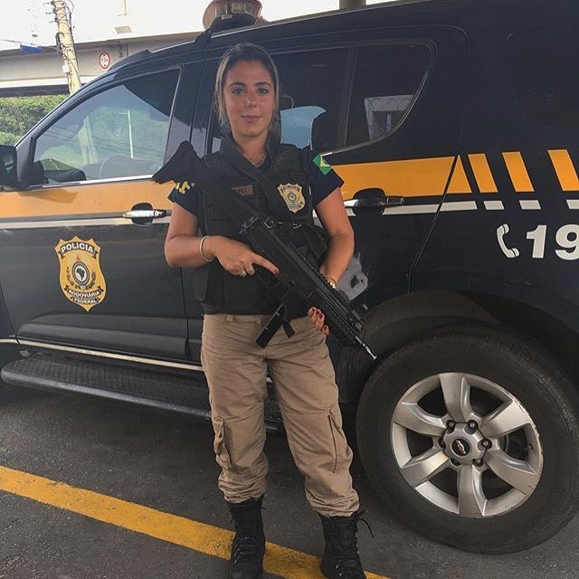 Supermodel policewoman patrolling the streets of Rio de Janeiro - Rio de Janeiro, Brazil, Police, Models, Girls, Beautiful girl, Longpost