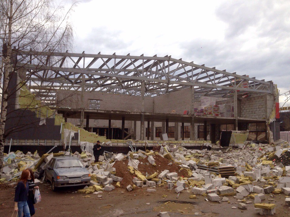 A sports complex under construction in Kirov collapsed - Kirov, Collapse, Building, Jamshut, Incident, Video, Longpost