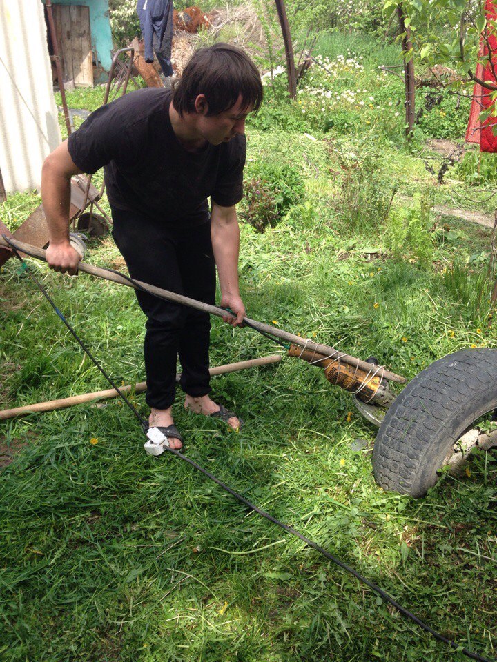 Lifehack: When there is no trimer but there is a grinder and a stick. - My, Bulgarian, Streamers, Grass, Life hack, Savvy, This country can not be defeated