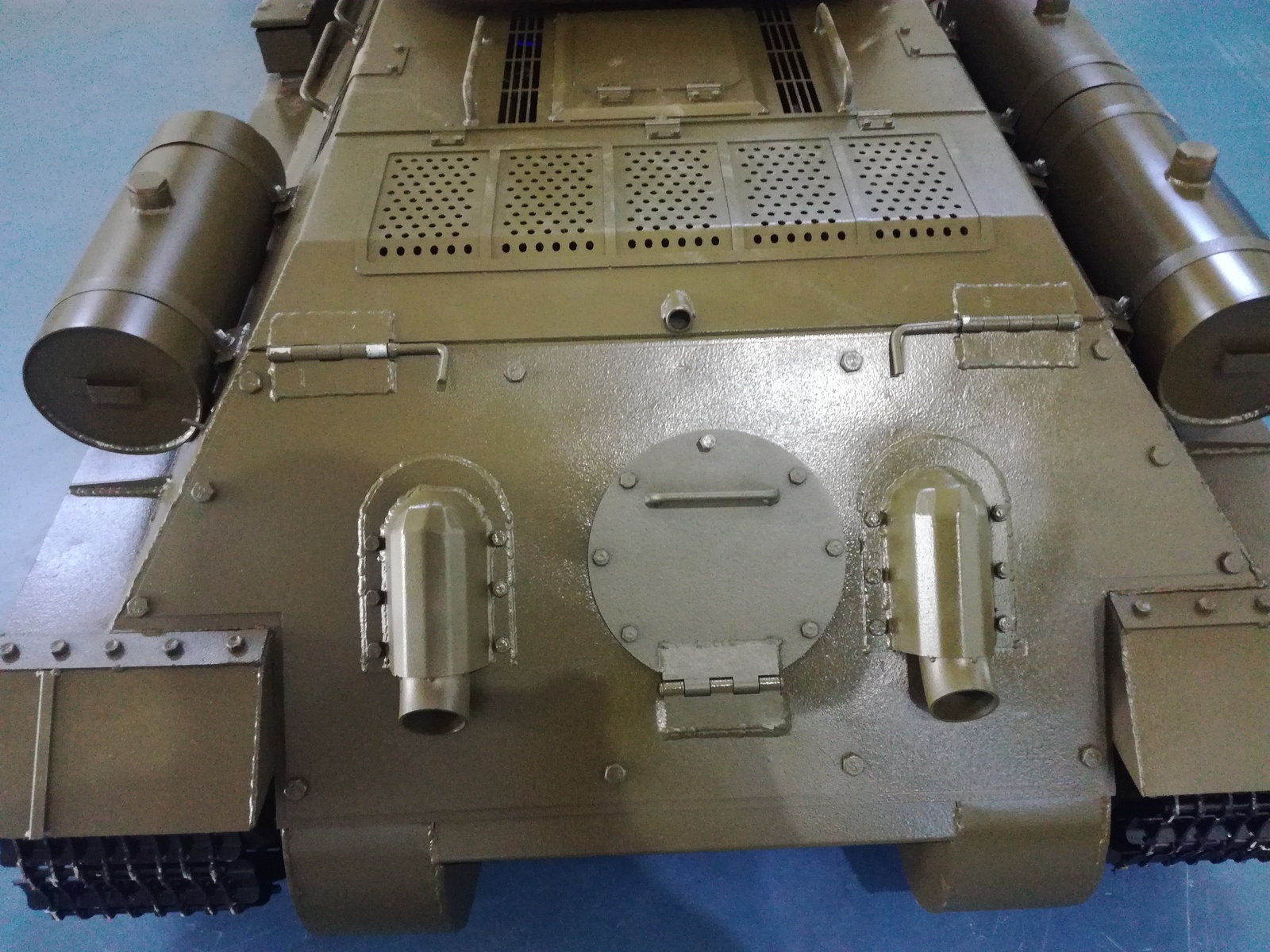 So we built .... Yeysk, T34-85 1: 2.4 - My, Tanks, Scale model, May 9, Longpost, cat, 