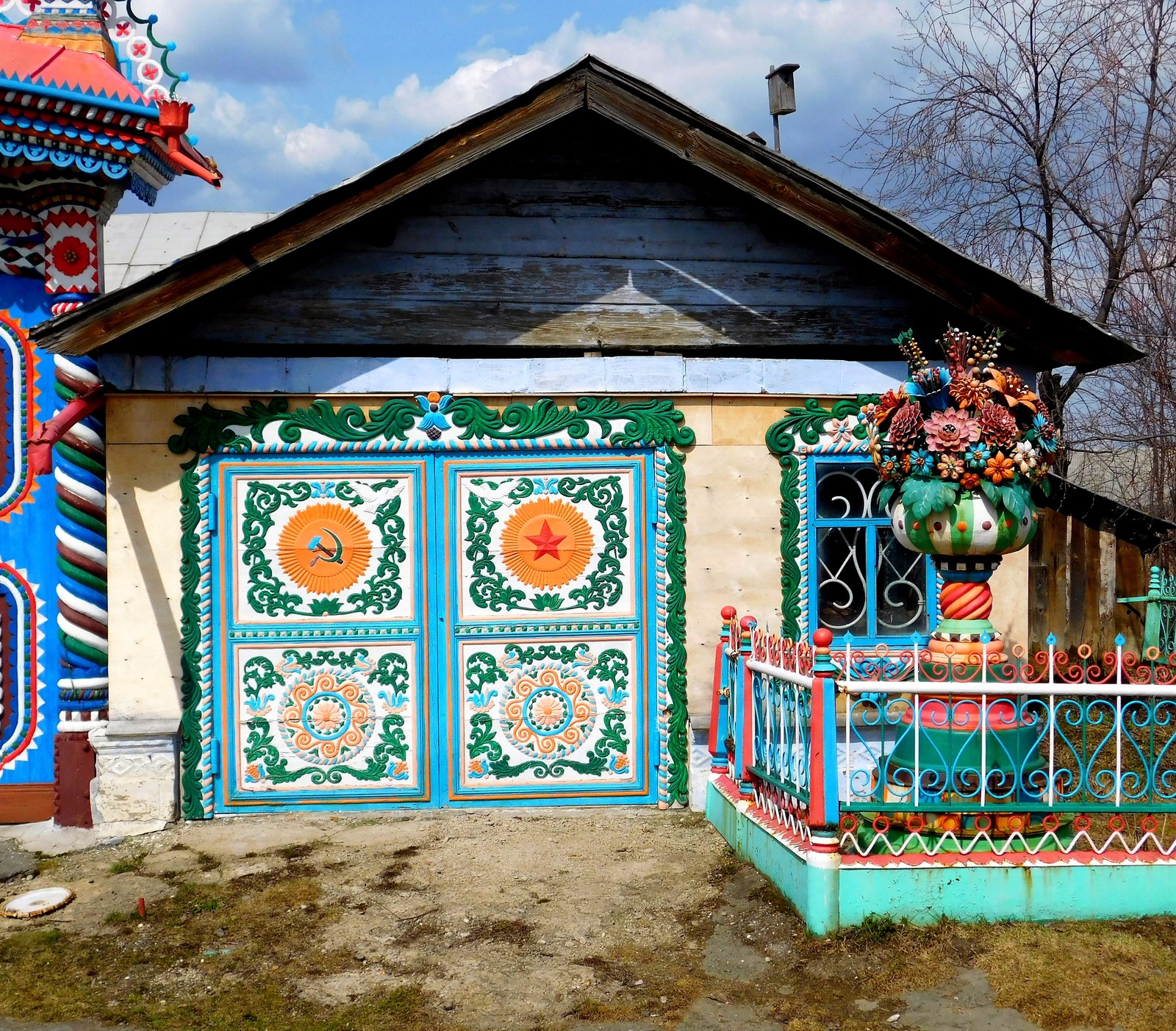 House of the blacksmith Kirillov. - My, , , Ural, Wooden architecture, Naive Art, Longpost