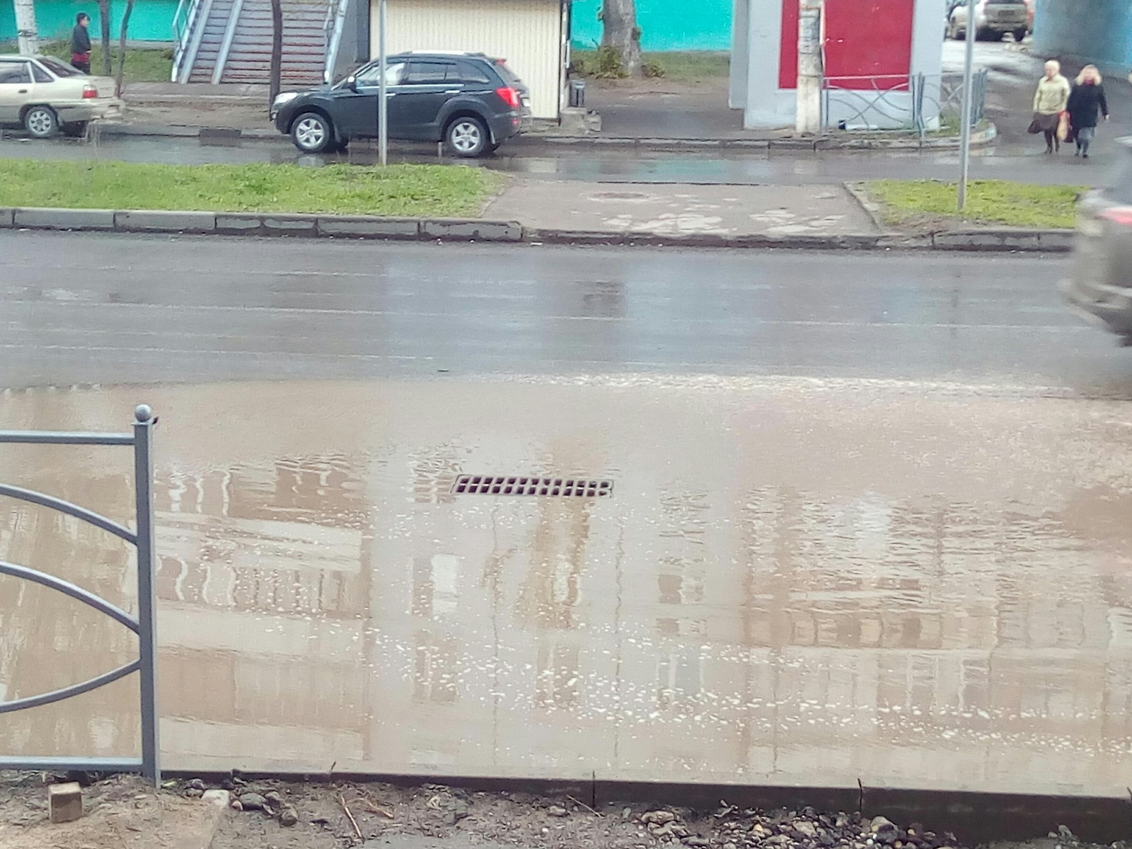 What are storm drains for? - My, Kazan, Rainstorm, Puddle