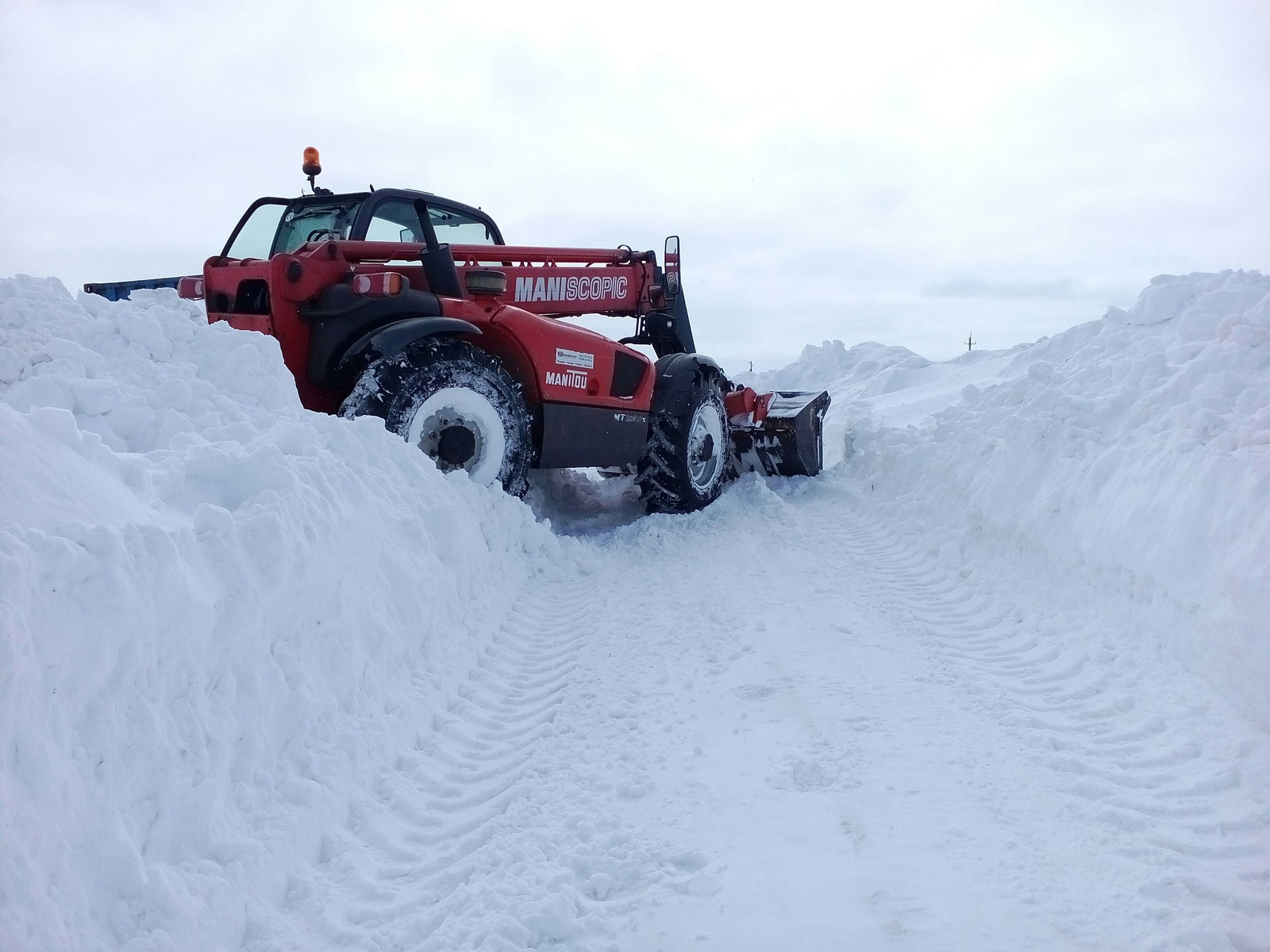 Somewhere in Russia... May 14, 2017. - My, Snow, , Manitou, Nao, Longpost, May