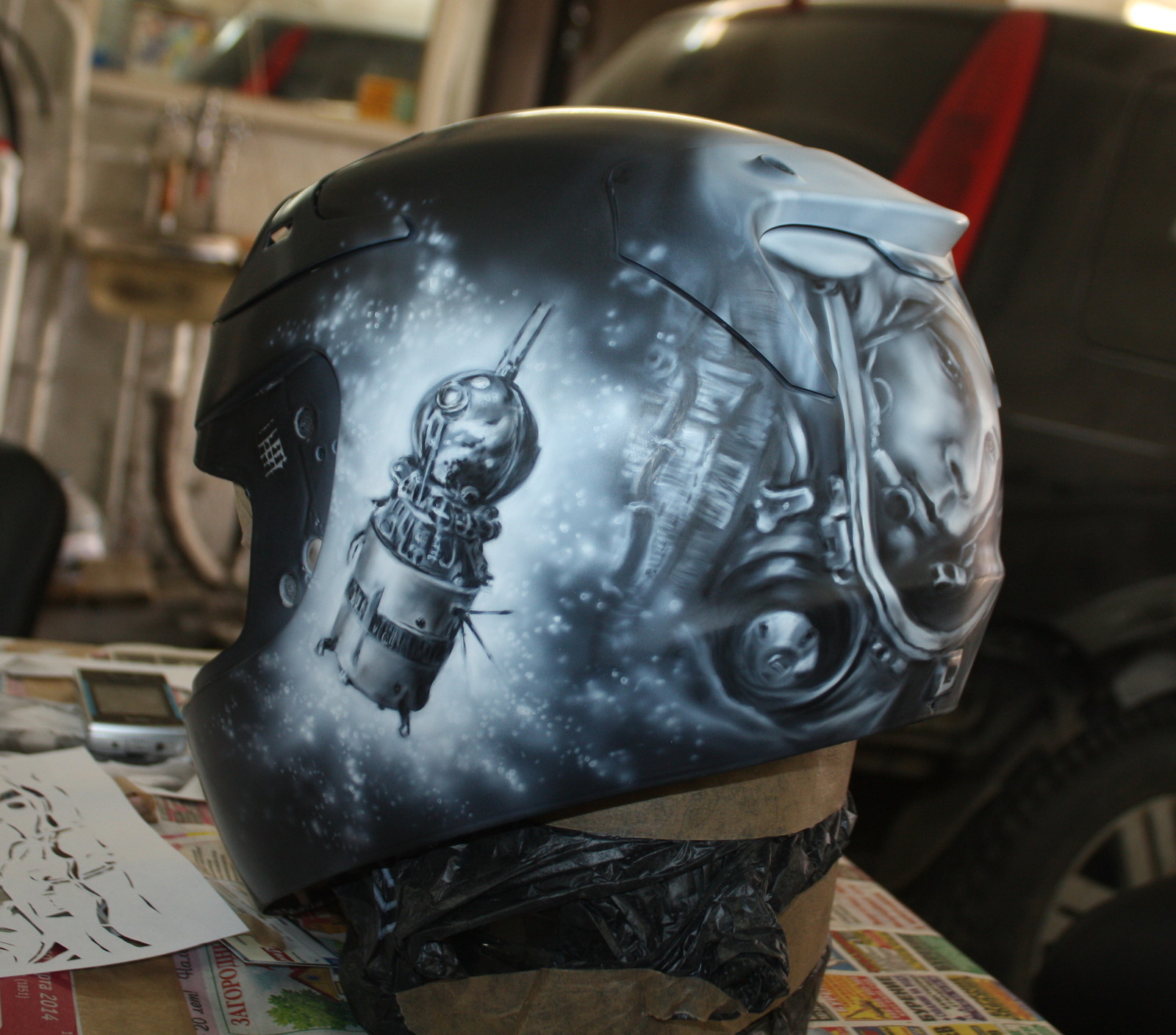 Airbrushing on HJC motorcycle helmet. - My, Airbrushing, Airbrushing on the helmet, Yuri Gagarin, Airbrushing72, Tyumen, Tyumenaero, Tyumenaero, Longpost