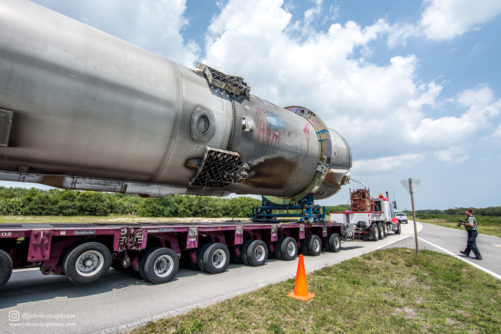 Транспортировка первой ступени Falcon 9 после успешного запуска и посадки - Falcon 9, Транспортировка, Космос