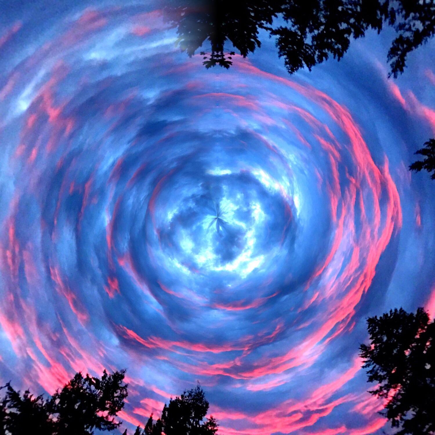 To get such a shot, just turn around in place - The photo, Sky, Interesting, Tree, Clouds