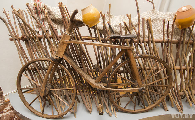 Belarus launched the production of wooden bicycles. - A bike, Belarusians