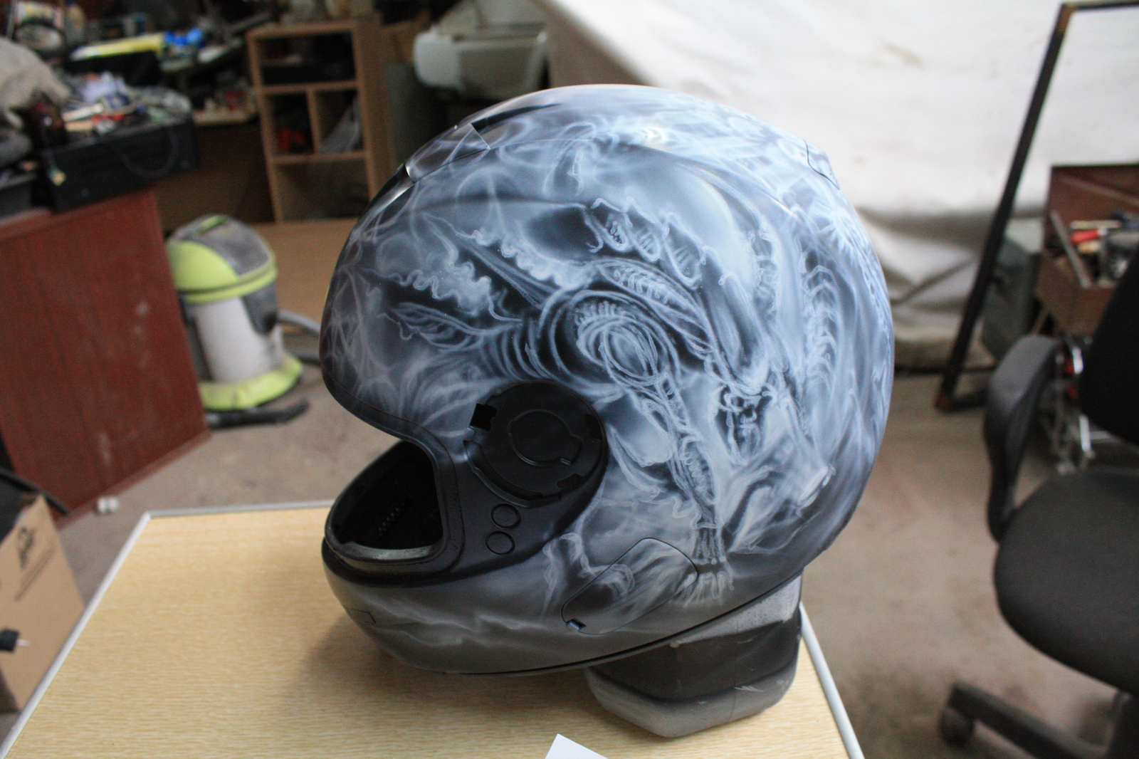 Airbrushing. Another theme of Alien vs. Predator. - My, Airbrushing, Airbrushing on the helmet, Christopher Nolan, Tyumen, Airbrushing72, Tyumenaero, Tyumenaero, Longpost