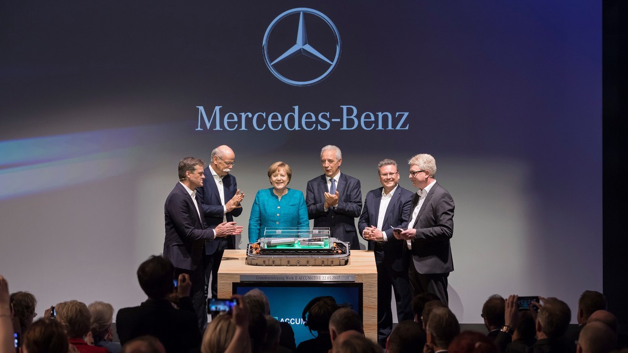 Daimler will build the world's largest battery plant for electric vehicles. - Mercedes, Germany, Electric car, Battery