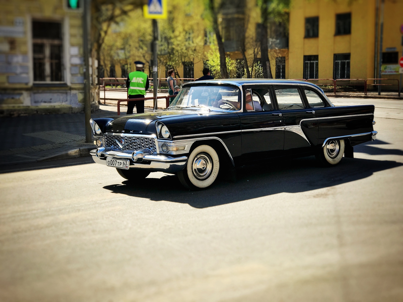 Well, how good is she! PS Can be found on the streets of Samara. - My, Gaz-13 Chaika, Samara, Mobile photography