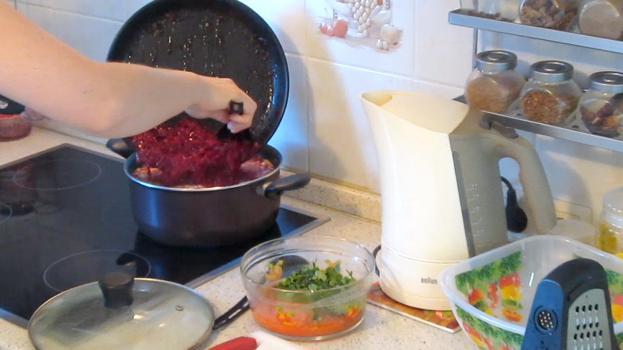 001. Our favorite borscht - My, Rumkin, , Borsch, First meal, Soup, , Yummy, Longpost, Video