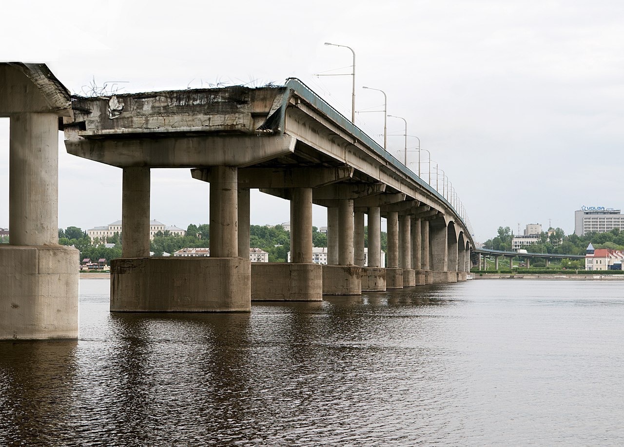 Kostroma. - Bridge, Breaking