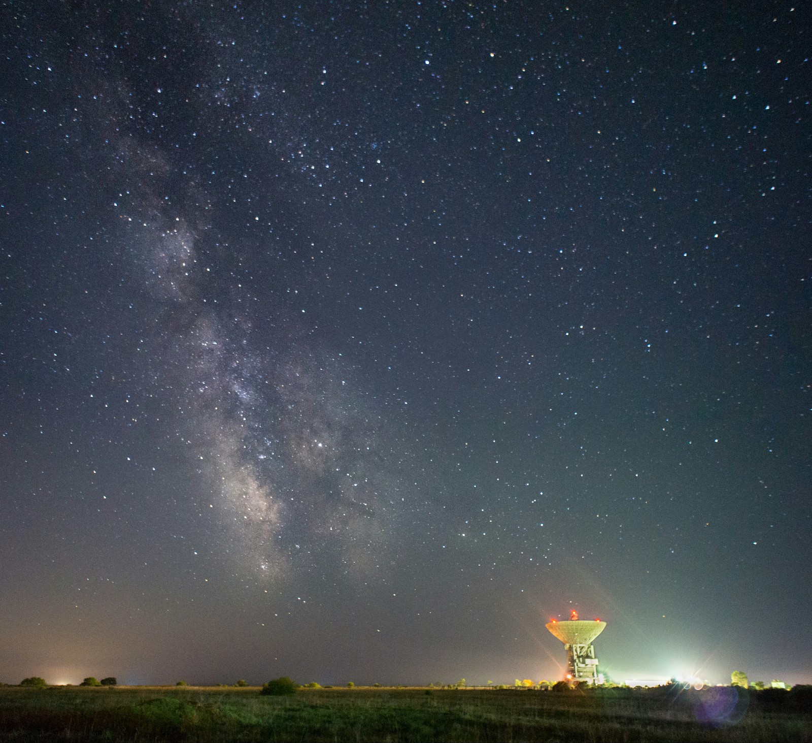 The Milky Way and the Eastern Center for Deep Space Communications. - My, Radio telescope, Astrophoto, Rt-70, Ussuriysk, Дальний Восток, Sony, Canon, Longpost