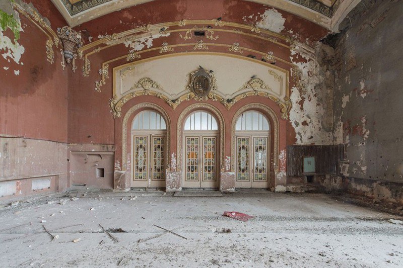 Abandoned casino on the Black Sea coast (Romania, Constanta). - Casino, Romania, Abandoned, A world without people, Longpost