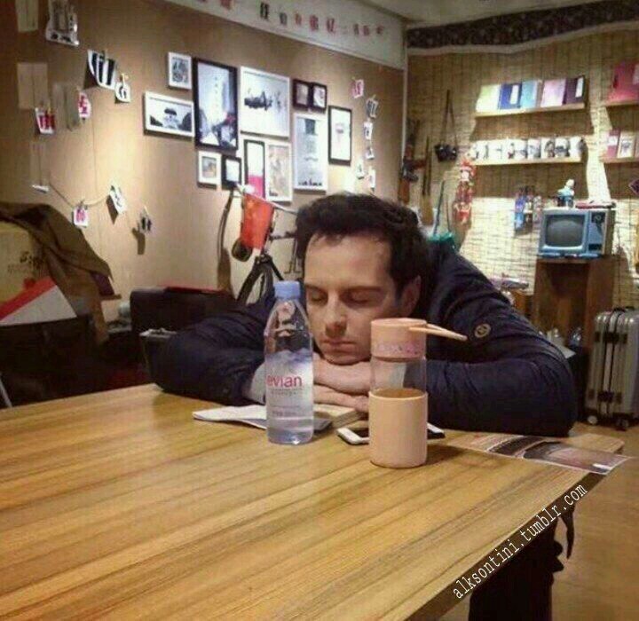 Sleeping handsome man - Andrew Scott, Mariarti