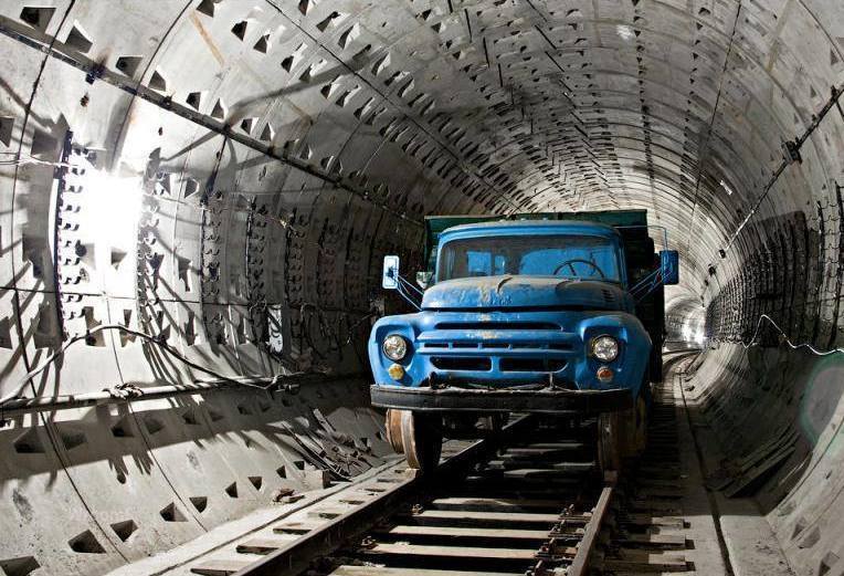 Truck ZIL-130 at the construction site of the Kyiv Metro - Auto, Zil, Metro, Car