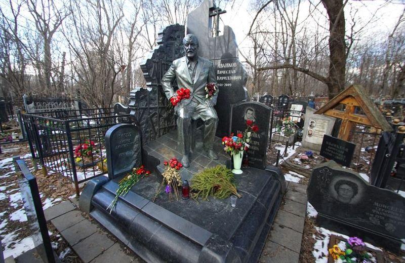 Monuments to the authorities of the 90s in Moscow cemeteries - Cemetery, Monument, Crime, Longpost