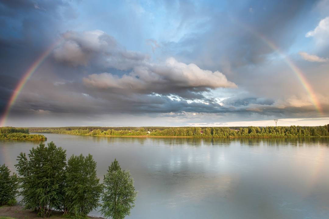 Вот такое замечательное фото удалось сделать сегодня в городе Бийске, после дождя. - Бийск, Радуга, Над рекой, Вечер, Природа