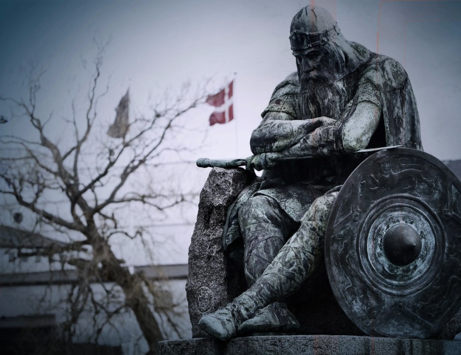 Sculpture of Ogier the Dane, known as the Sleeping Viking. - Викинги, Denmark, The statue, Sculpture