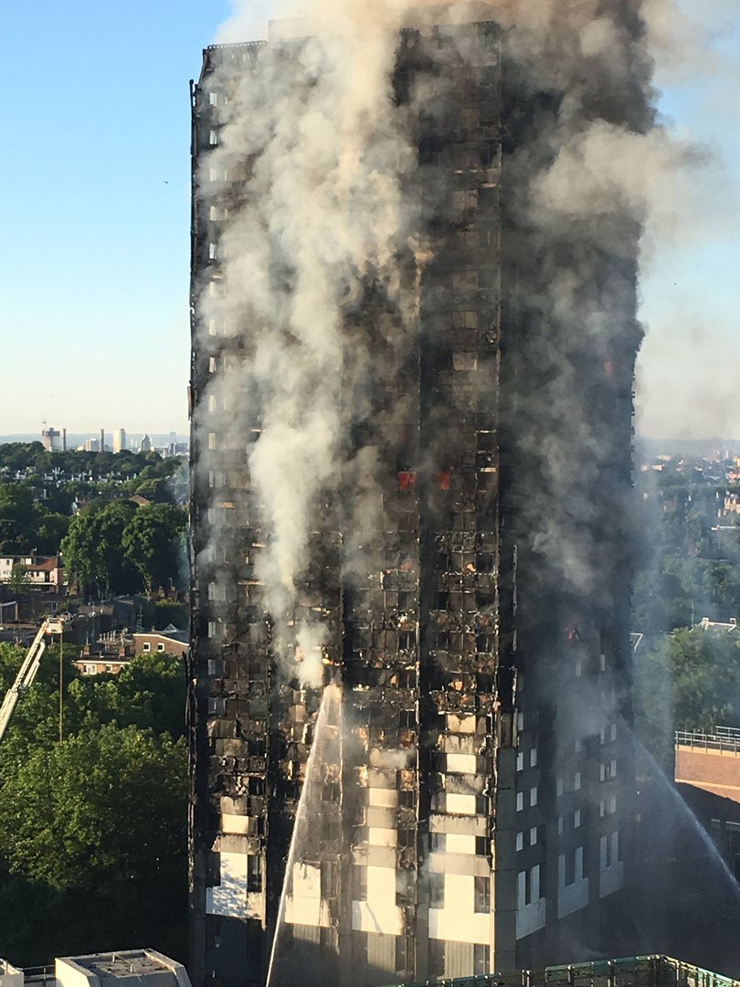 Tonight, a 24-storey residential building caught fire in London. - Fire, London, Catastrophe, , England, Great Britain, Longpost