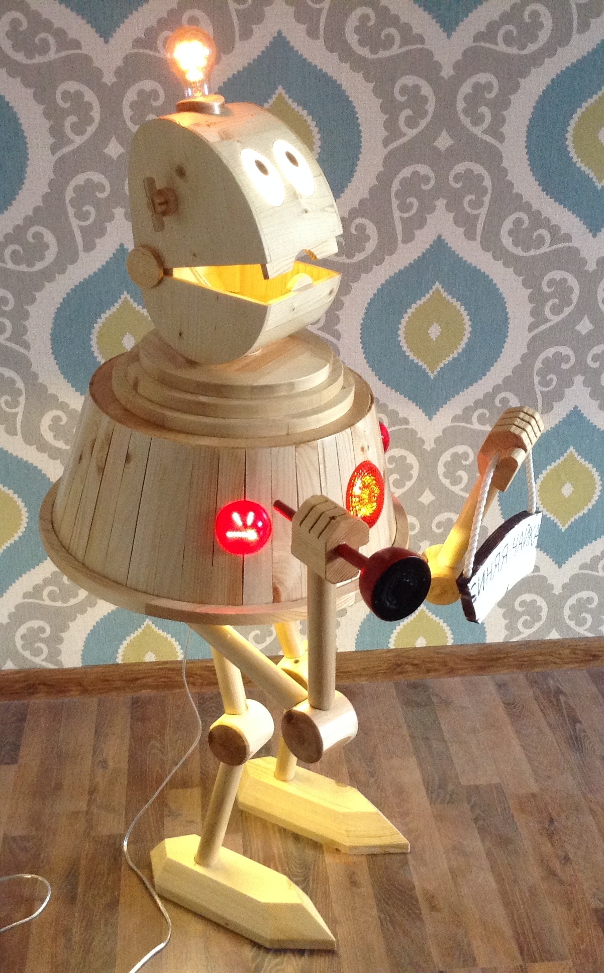 Downshifter with Shelezyaki. - My, Robot, Lamp, Woodworking, Kir Bulychev, Shelezyaka, , With your own hands, Longpost