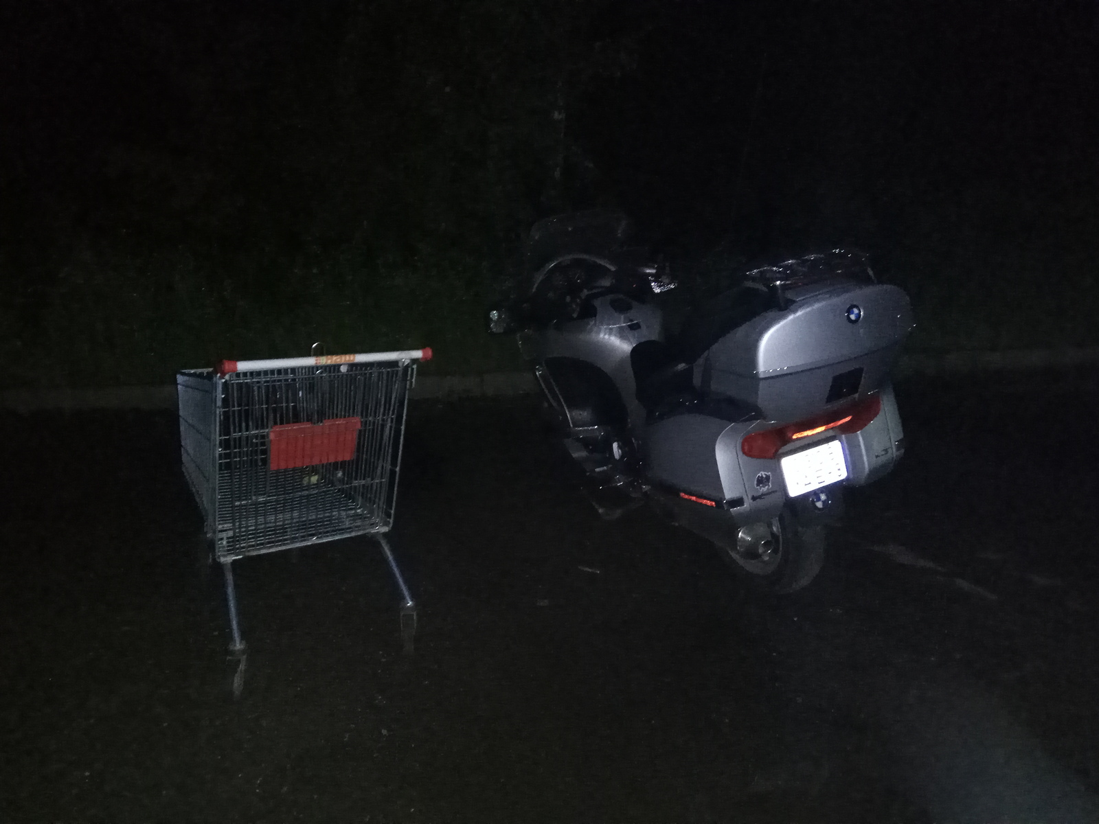 Neighbor in the parking lot ..... with a cradle - My, Motorcycles, Cradle, The photo, Moto