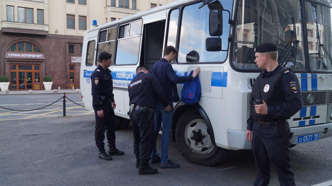 Одиночный пикет в Москве - Одичноный пикет, Обыск, Прогулка, Политика