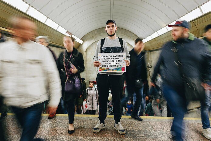 Сегодня в петербургском метро прошла акция ко дню рождения Цоя. - Санкт-Петербург, Акции, Виктор Цой, 55 лет, Длиннопост, Метро, Фотография