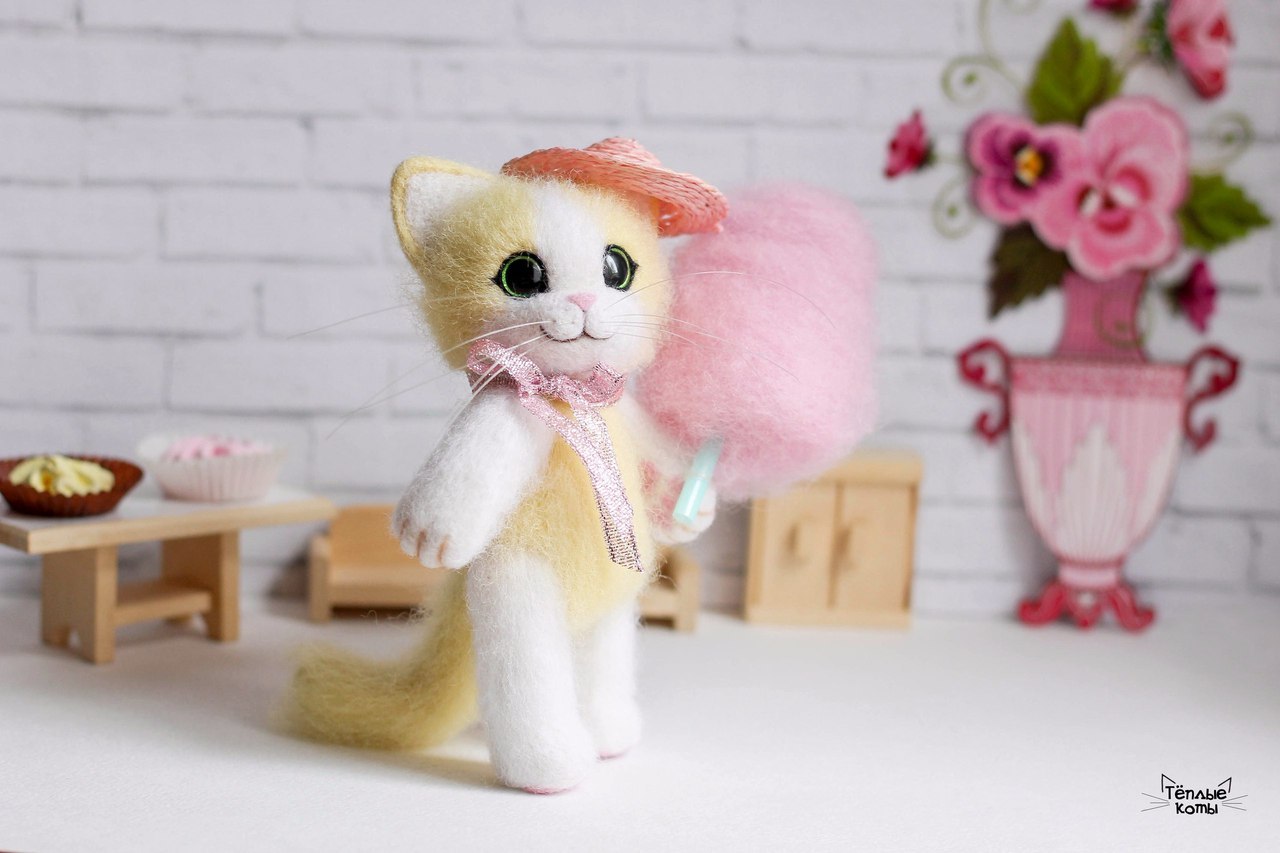 Kitty lover of cotton candy in the technique of dry felting - My, Wallow, Dry felting, Handmade, Art, Creation, Author's toy, , cat, Longpost