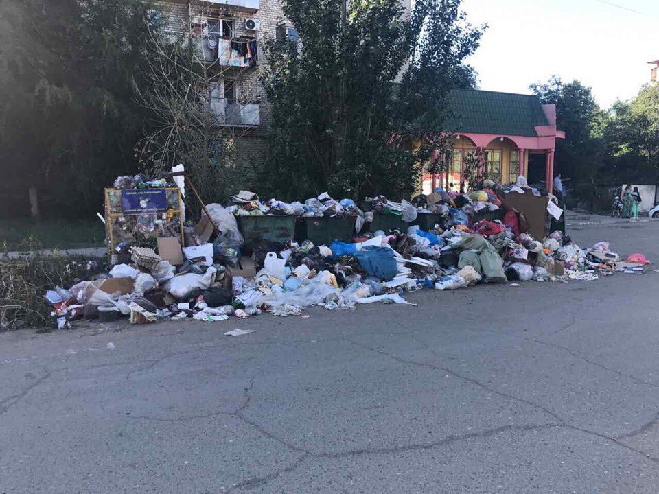 В Астрахани не вывозят мусор - Астрахань, Мусор, Длиннопост