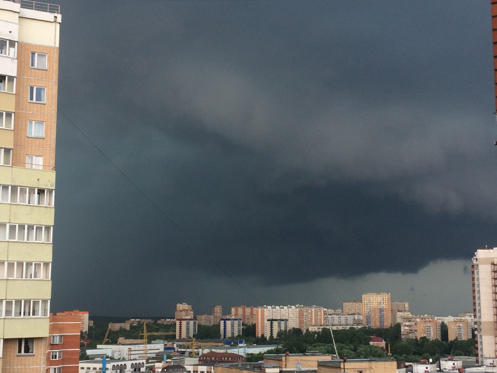 The storm is coming to Moscow. - My, Thunderstorm, Bad weather