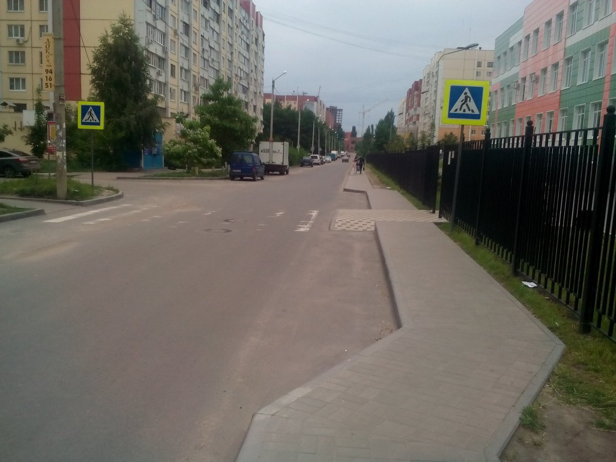 A new school was built in Voronezh, but something went wrong - Voronezh, School, Traffic rules, Road safety