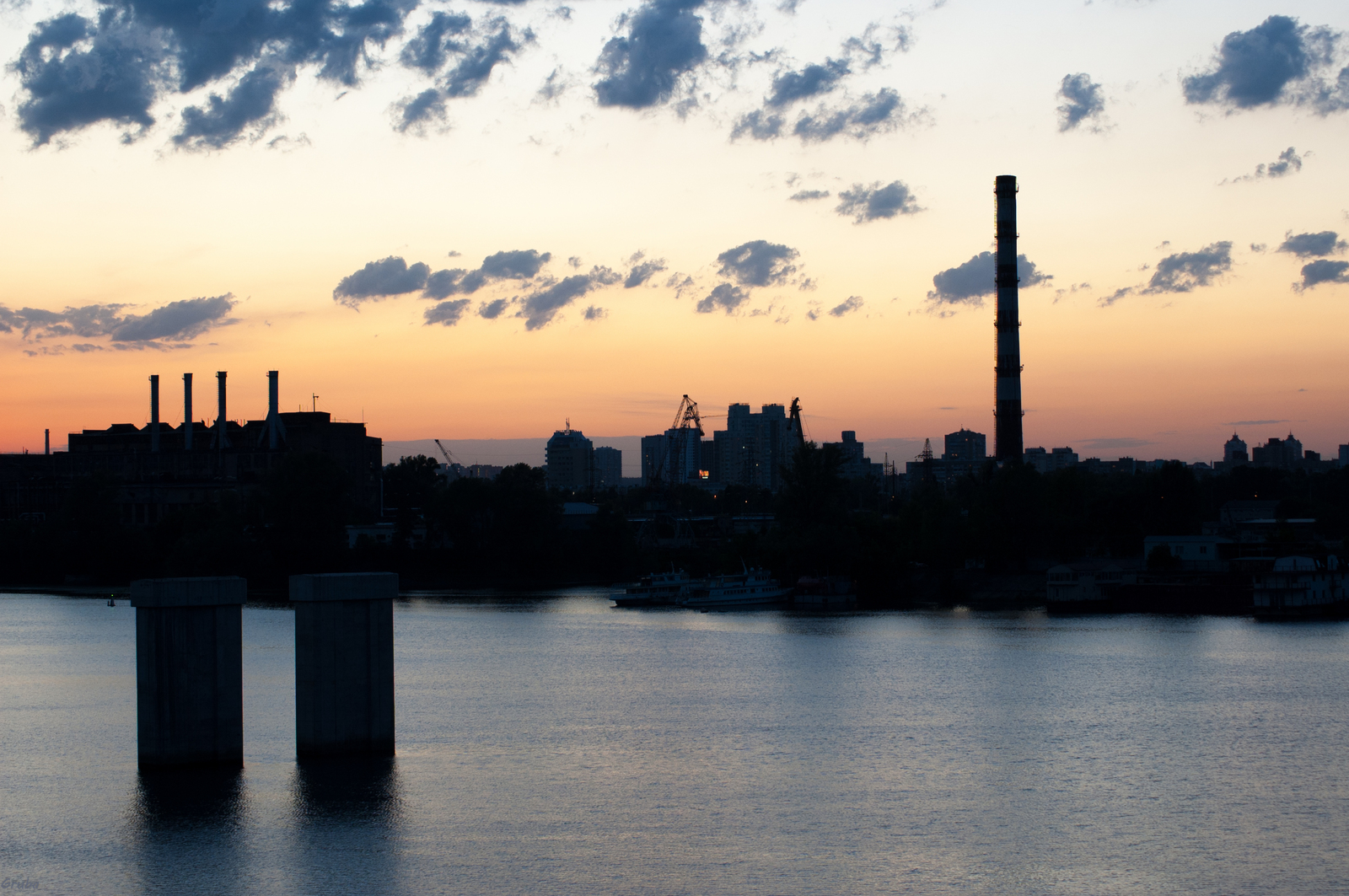 Fragments of evening clouds - My, Kiev, Dnieper, Sky, Evening, Nikon D70, 