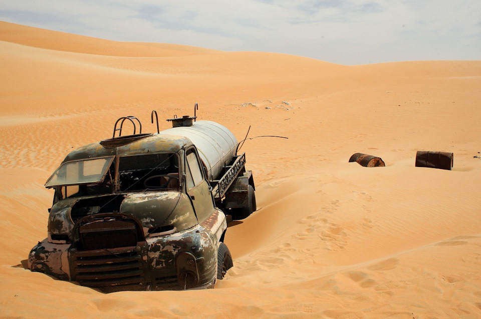 Finds in the Rub al-Khali Desert - Desert, , Abandoned, Retro car, Natural beauty, Landscape, Longpost