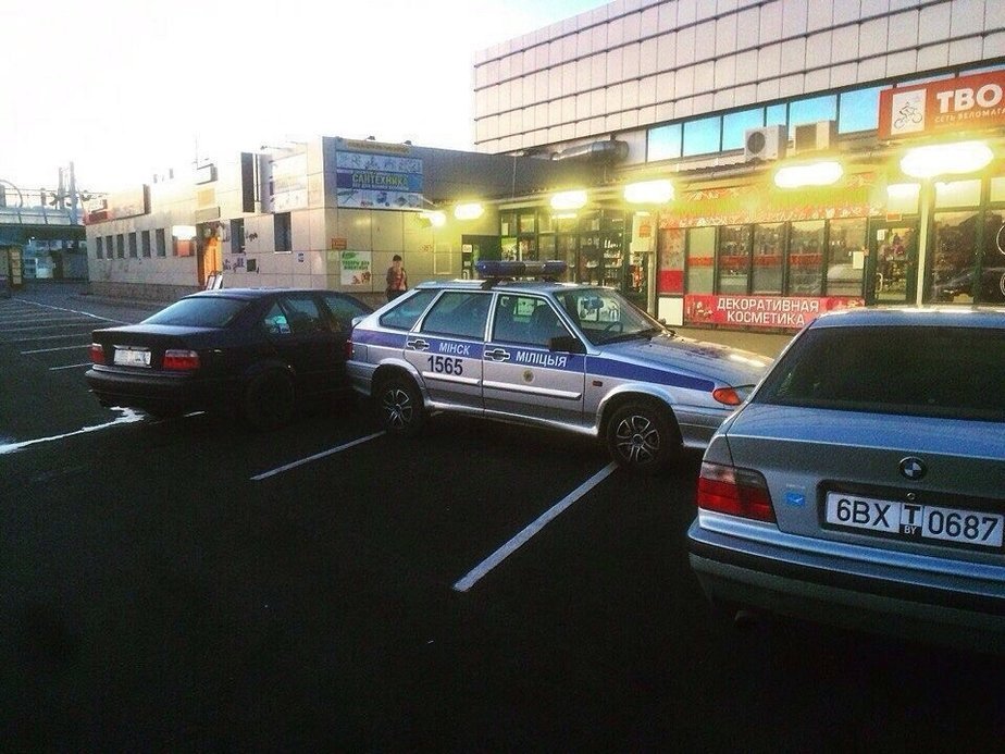 How BMW drivers blocked a police patrol in Minsk - Militia, Minsk, Republic of Belarus, Bmw