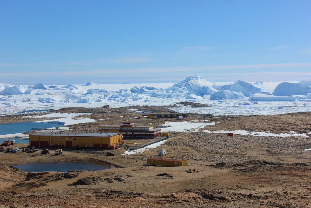 Antarctic buildings - My, Antarctica, Building, Chatting in Internet, , Longpost, 