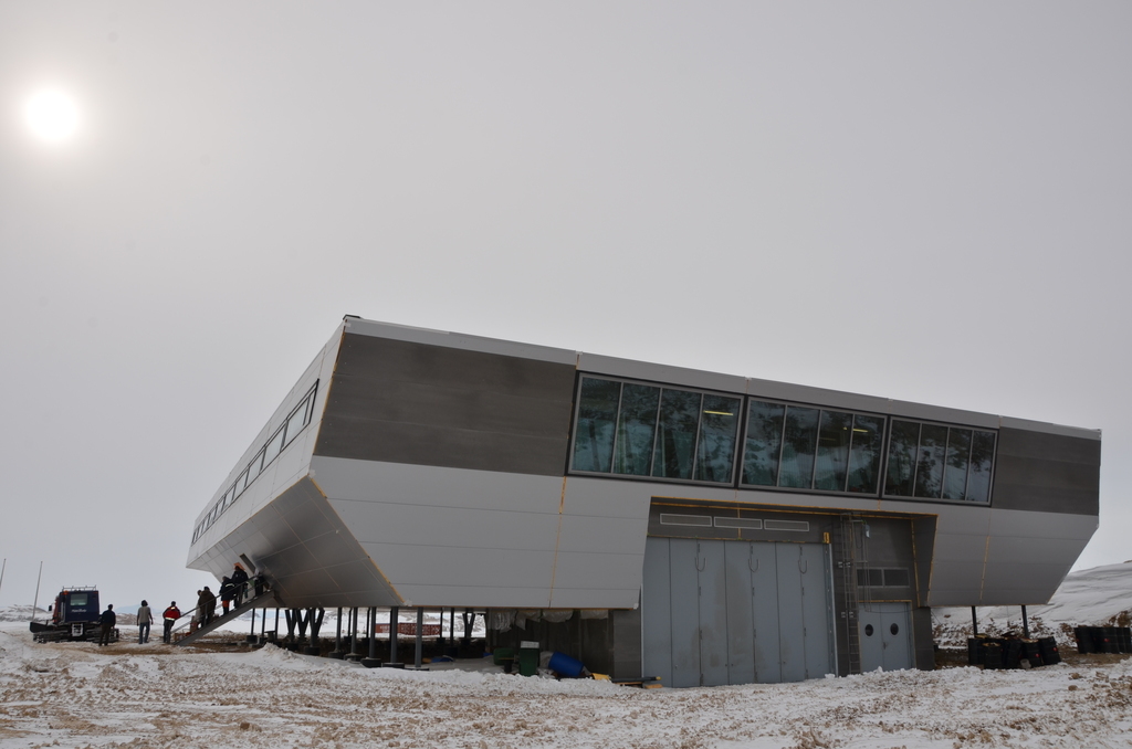 Antarctic buildings - My, Antarctica, Building, Chatting in Internet, , Longpost, 