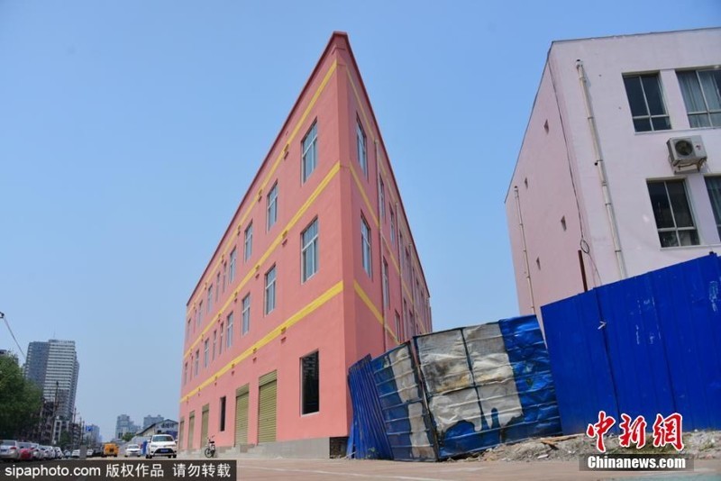 unusual building - Building, China, Illusion